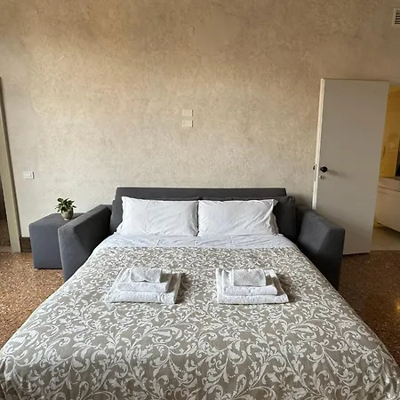 Appartamento Central Luxury ~ Jacuzzi + Patio A/c *