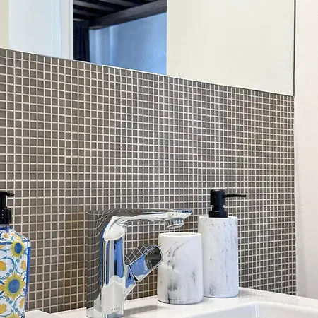 Appartamento Central Luxury ~ Jacuzzi + Patio A/c