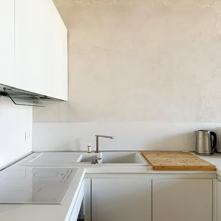 Apartment Central Luxury ~ Jacuzzi + Patio A/c Venice