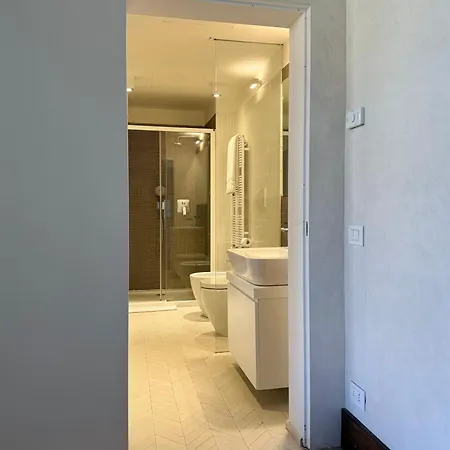 Apartment Central Luxury ~ Jacuzzi + Patio A/c