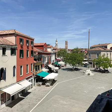 Apartment Central Luxury ~ Jacuzzi + Patio A/c