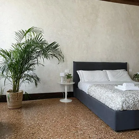 Central Luxury ~ Jacuzzi + Patio A/c * 威尼斯
